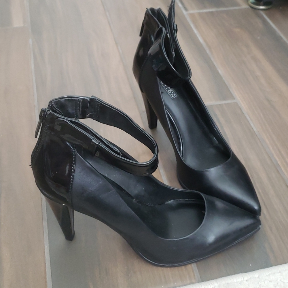 Kenneth Cole heels